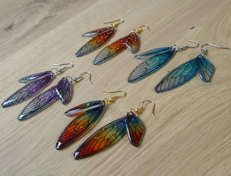 Fantasy Ohrringe Feenflügel Handgemacht - Glitzer Regenbogen Bunt Nickelfreie Hängeohrringe Aus Schrumpffolie von Icemaden