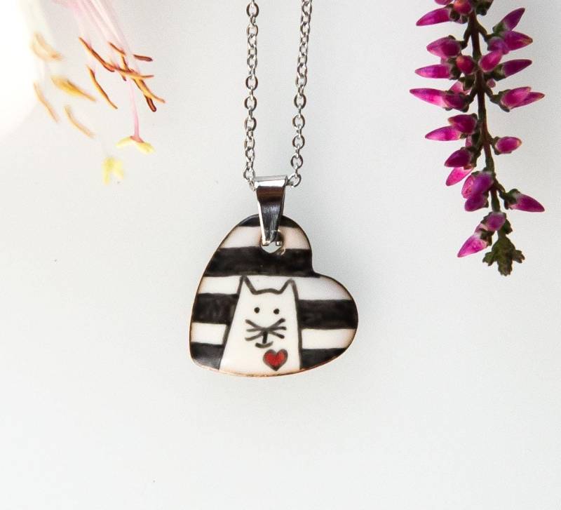 Edelstahl Halskette Mit Herz-Anhänger Katze I Schmuck Tiermotiv, Handgefertigte Stilisierte Gezeichnete von IchbinichSchmuck