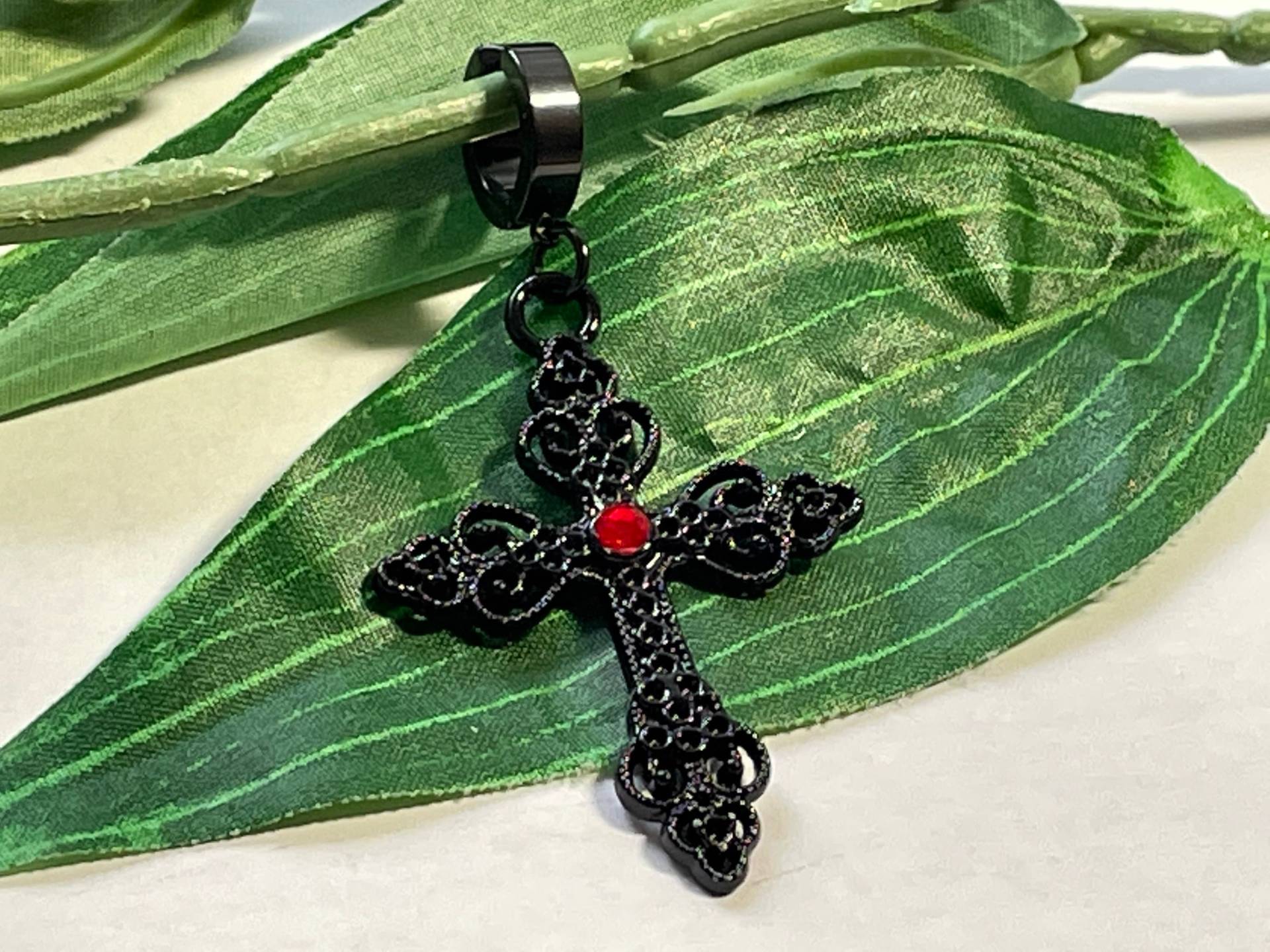 Cuff Gothic Kreuz Ohrclip, Ohrringe, Jungen Clip Ohrringe Für Oder Mädchen von IckleAccessories