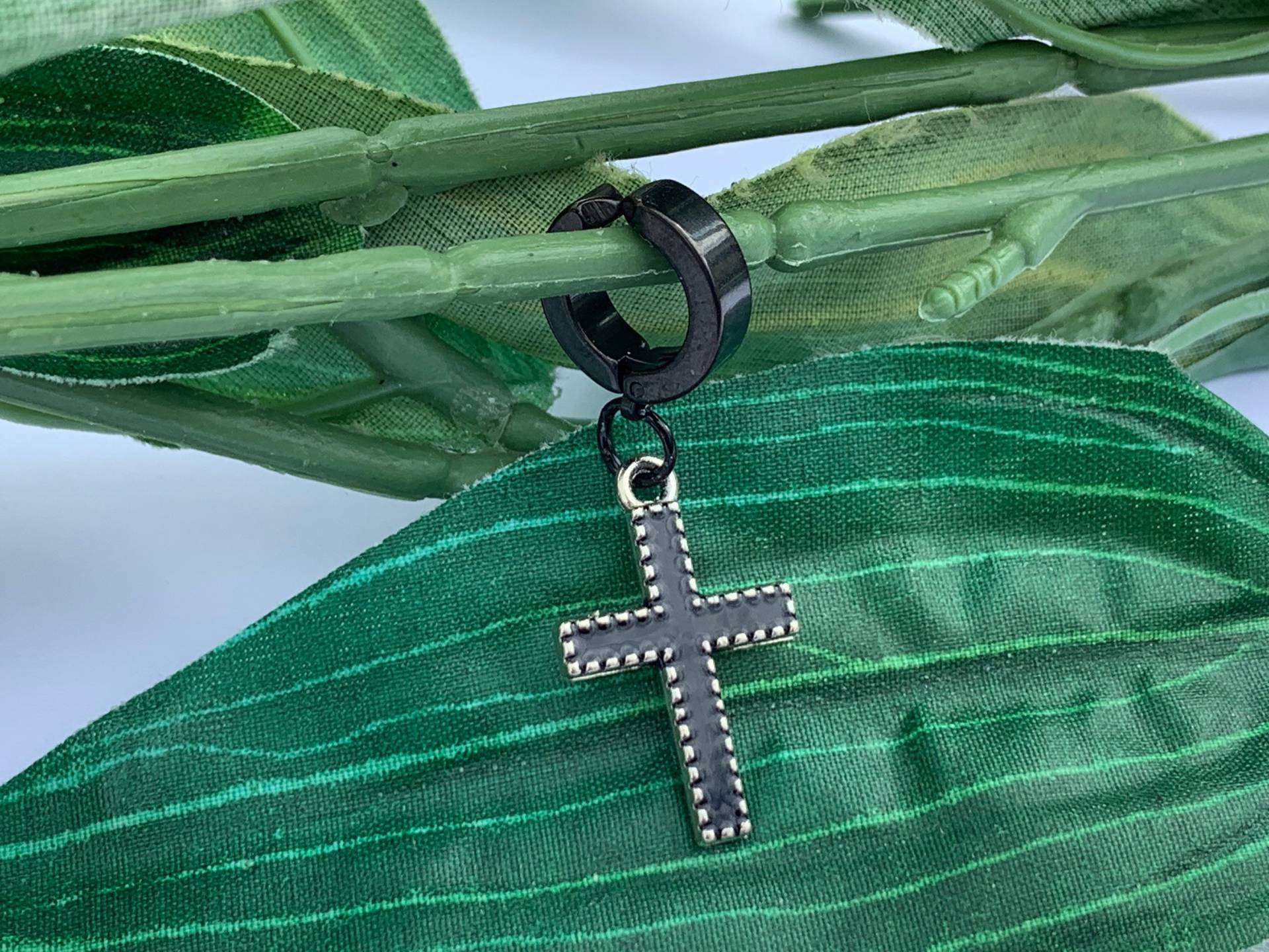 Cuff Kreuz Ohrclip, Jungen Ohrringe, Clip Ohrringe Für Oder Mädchen von IckleAccessories