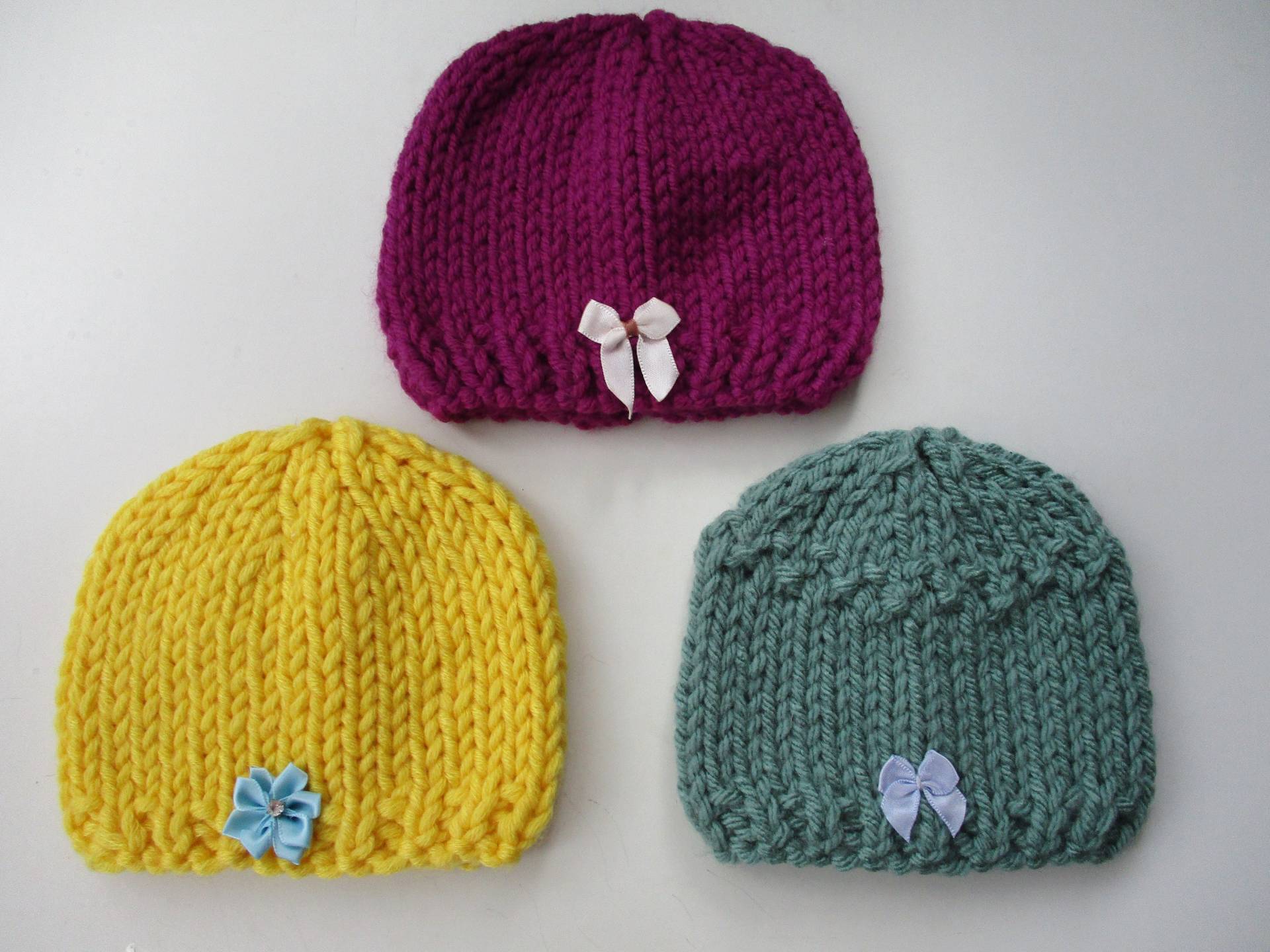 Handgestrickte Babymütze, Mädchenmütze Mit Schleife, Strickmütze, Neugeborene von Icklepicklebabywear