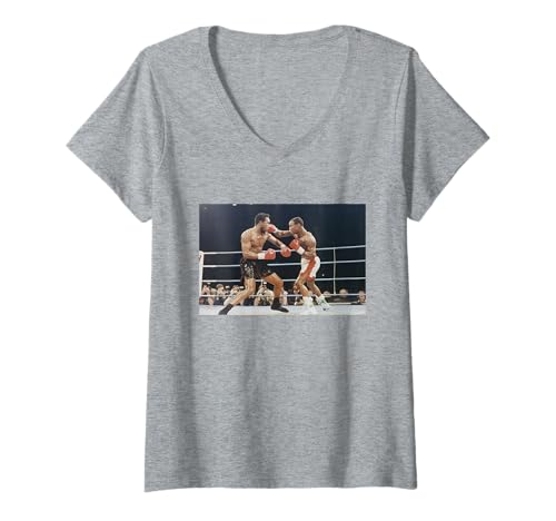 Damen Chris Eubank gegen Nigel Benn Mittelgewicht Titel Boxkampf T-Shirt mit V-Ausschnitt von Iconic Photo Moments