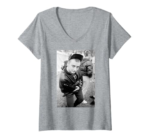 Damen Demo zum Thema Schwulenrechte im Boy George Culture Club Stop The Clause 1988 T-Shirt mit V-Ausschnitt von Iconic Photo Moments