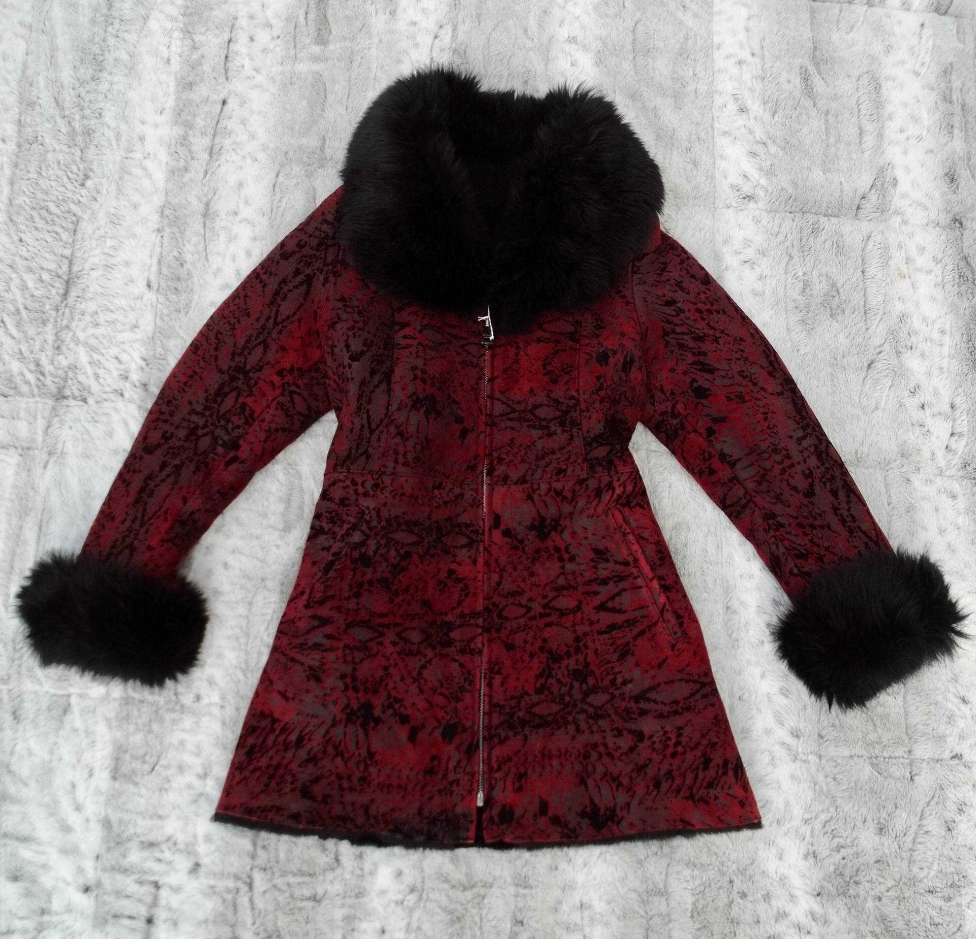 Luxuriöser Ausgefallener Rot & Schwarz 100% Schaffell Shearling Leder Damen Fancy Winter Warm Mantel M von IcyLandUS