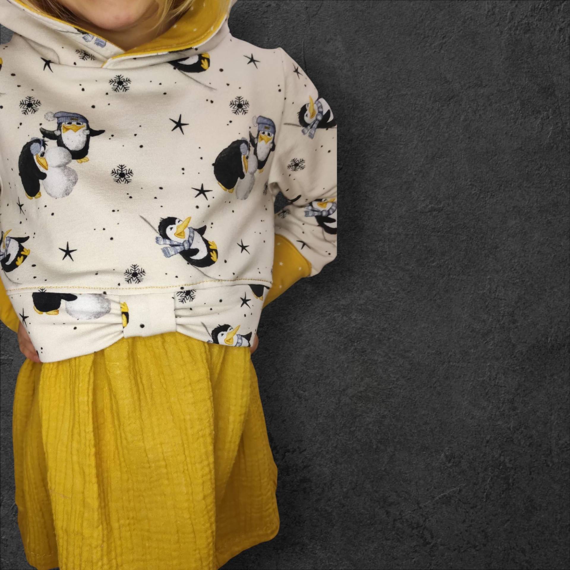 Mädchen Kleid in Gr. 104, Tunika , Sweatshirt, Baby Shirtkleid Volant, Musselin, Hoodiekleid von IdaIgelchen