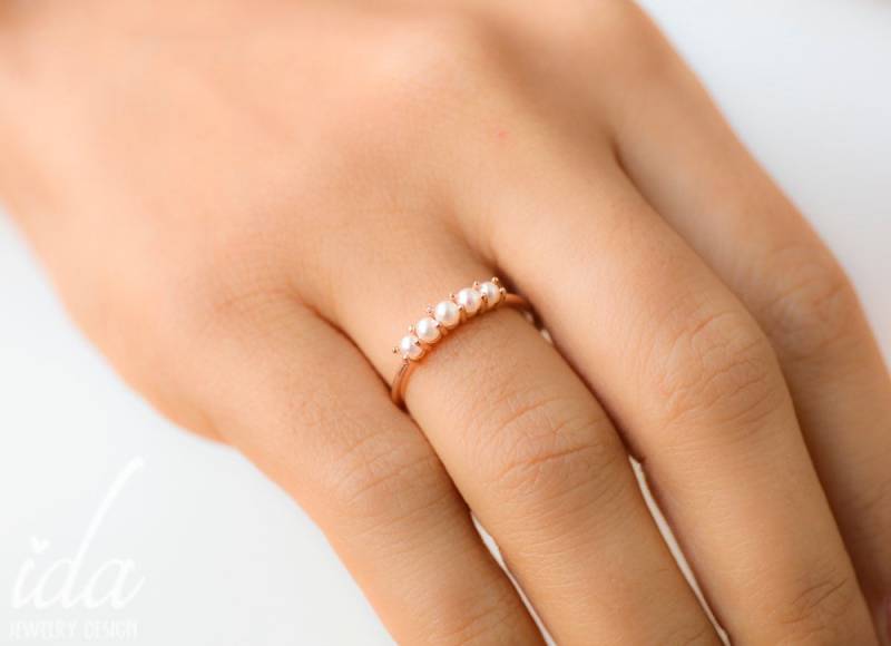Perlen Verlobungsring Rosegold Eheringe Perlenschmuck Eheringe Für Frauen Damen Ringe Schmuck von IdaJewelryDesign