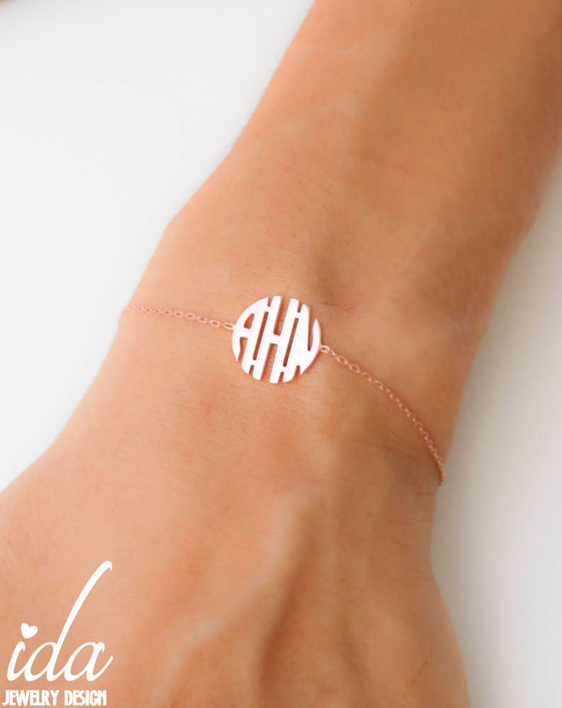 Rosegold Monogramm Armband - Brautjungfern Geschenk Personalisiertes Monogrammed Armbänder Für Frauen von IdaJewelryDesign