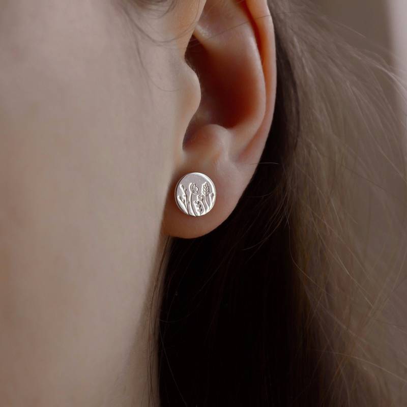 Blumen Ohrstecker Silber Kleine Plättchen Floraler Brautschmuck Florale Sterlingsilber von IdasBlue