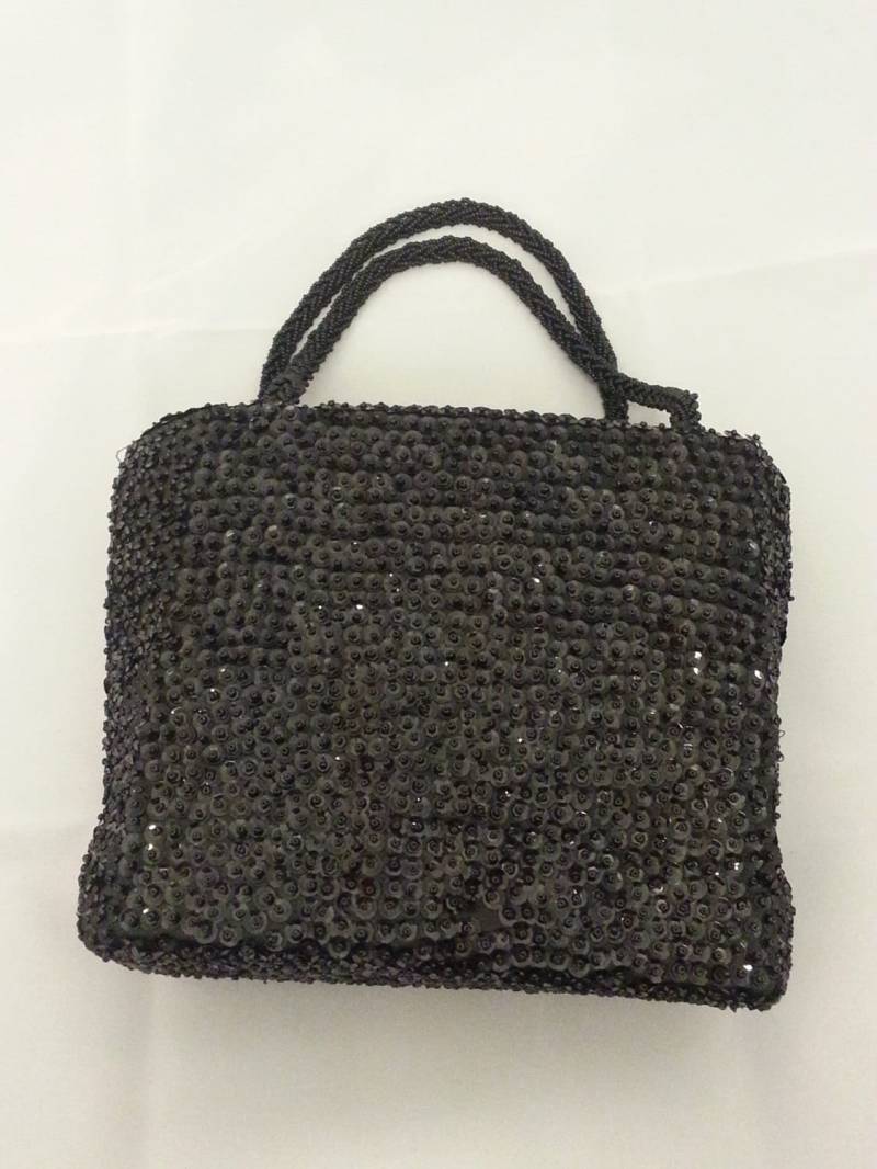Markdown-Vintage Bellerina Black Squell Geldbörse Markdown-Vintage Bellerina Black Squell Geldbörse von IdasVintageCloset