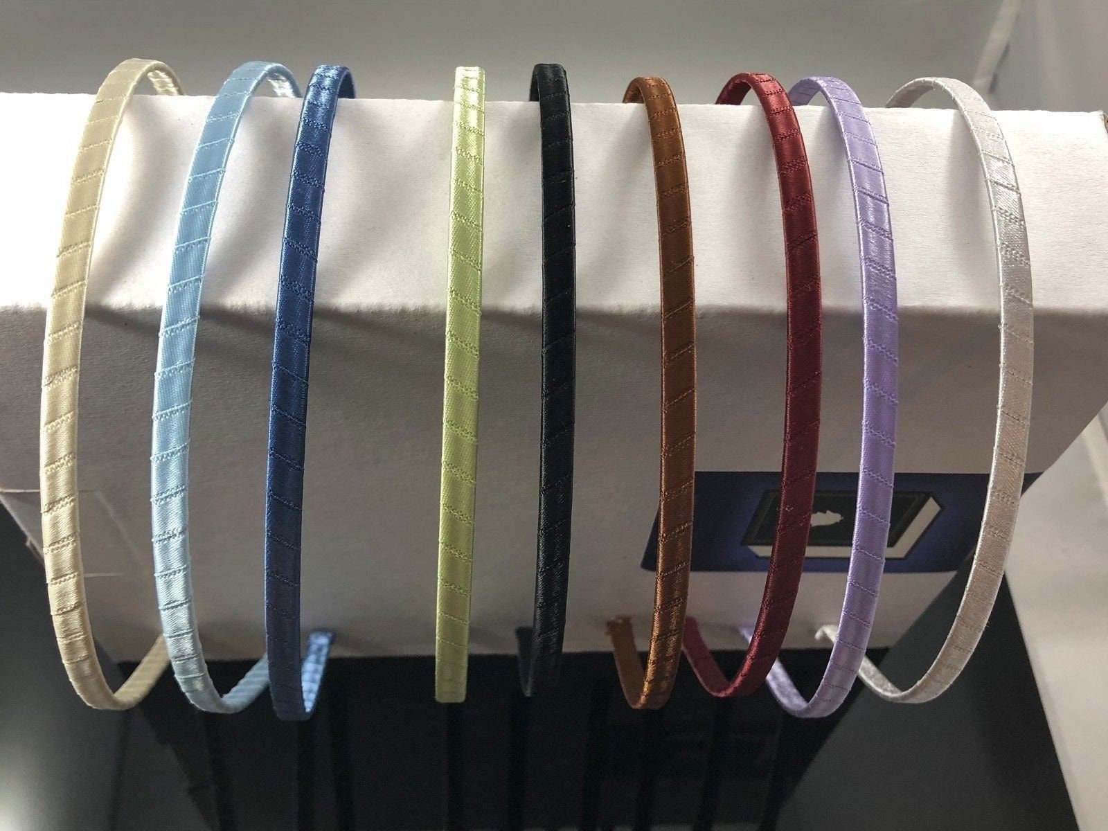 5mm Handgemachtes Stirnband Aus Metall Umwickelt Mit Satinband - Neu 5mm Handgemachtes Stirnband Aus Metall Umwickelt Mit Satinband - Neu von IdeahouseStudio