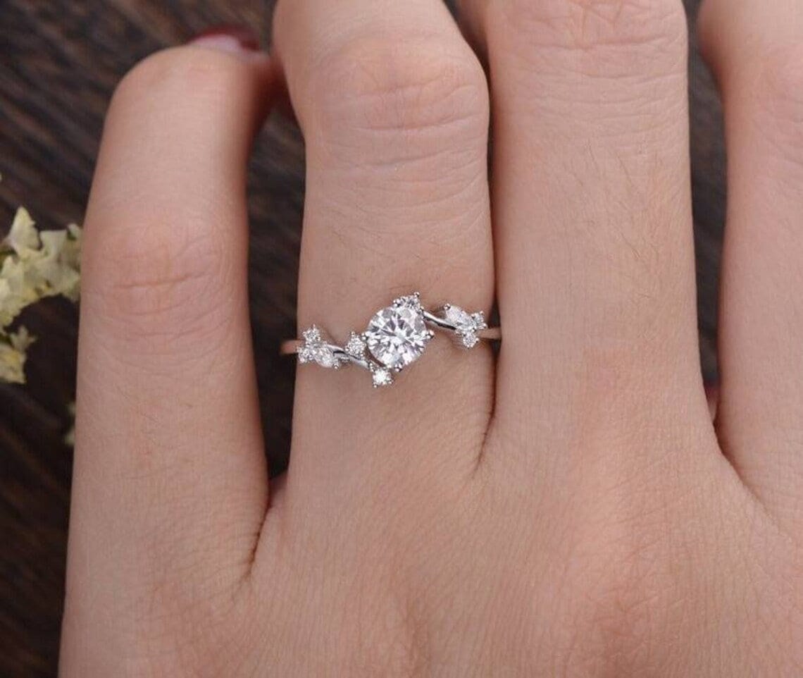 Rundschliff Diamant Verlobungsring Weiß Vergoldet Ring Vintage Ehering 2 Ct Jahrestag Für Sie von IdealJewelryGifts
