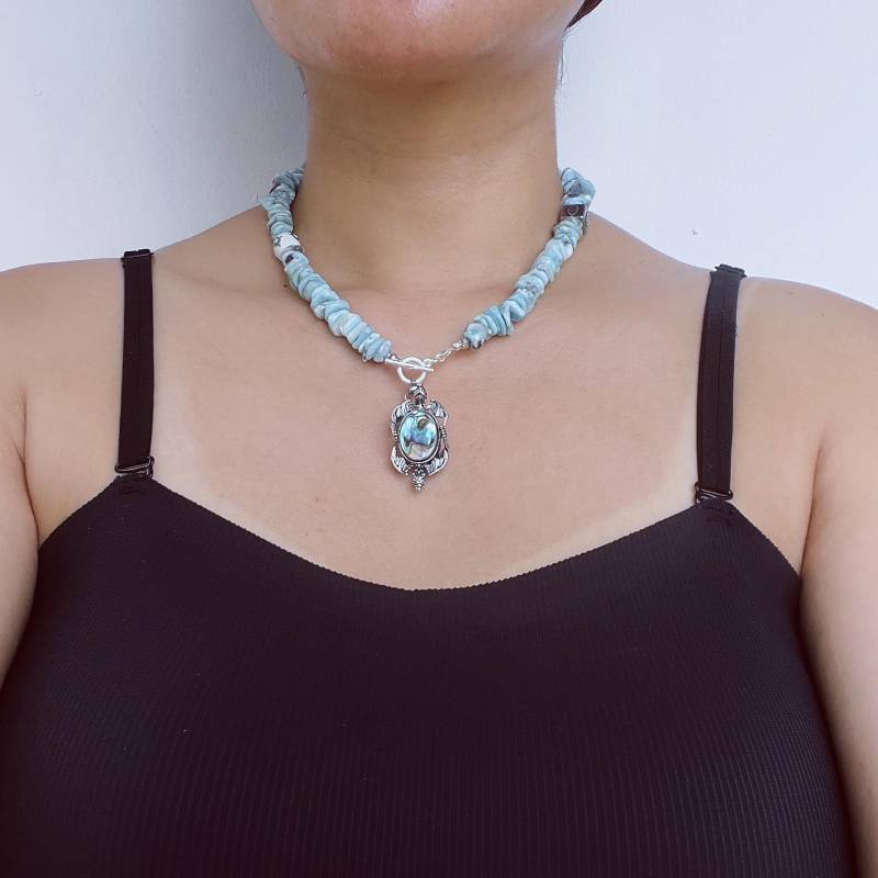 Natural Larimar & Abalone Shell Pendant Necklace|Blue Handmade Necklace|Unique Jewelry Design|Fresh, Elegant Spiritual Style Natural Larimar & Abalone Shell Pendant Necklace|Blue Handmade Necklace|Unique Jewelry Design|Fresh, Elegant Spiritual Style von IdgemsDE