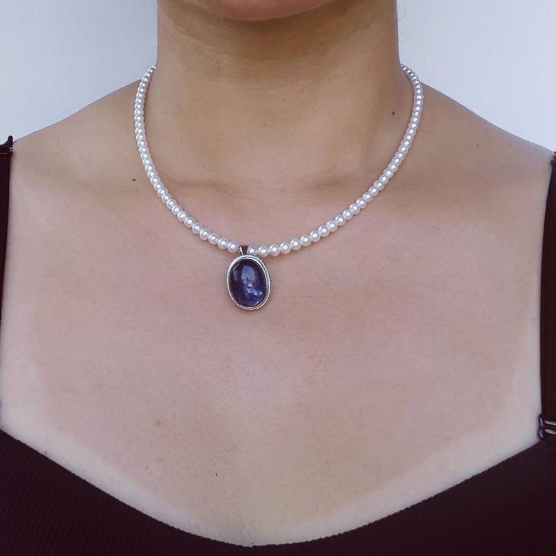 Natural Pearl Necklace With Dark Blue Sodalite Pendant|Round Freshwater Pearls|Handmade Elegant Jewelry|Unique Gift For Women Natural Pearl Necklace With Dark Blue Sodalite Pendant|Round Freshwater Pearls|Handmade Elegant Jewelry|Unique Gift For Women von IdgemsDE