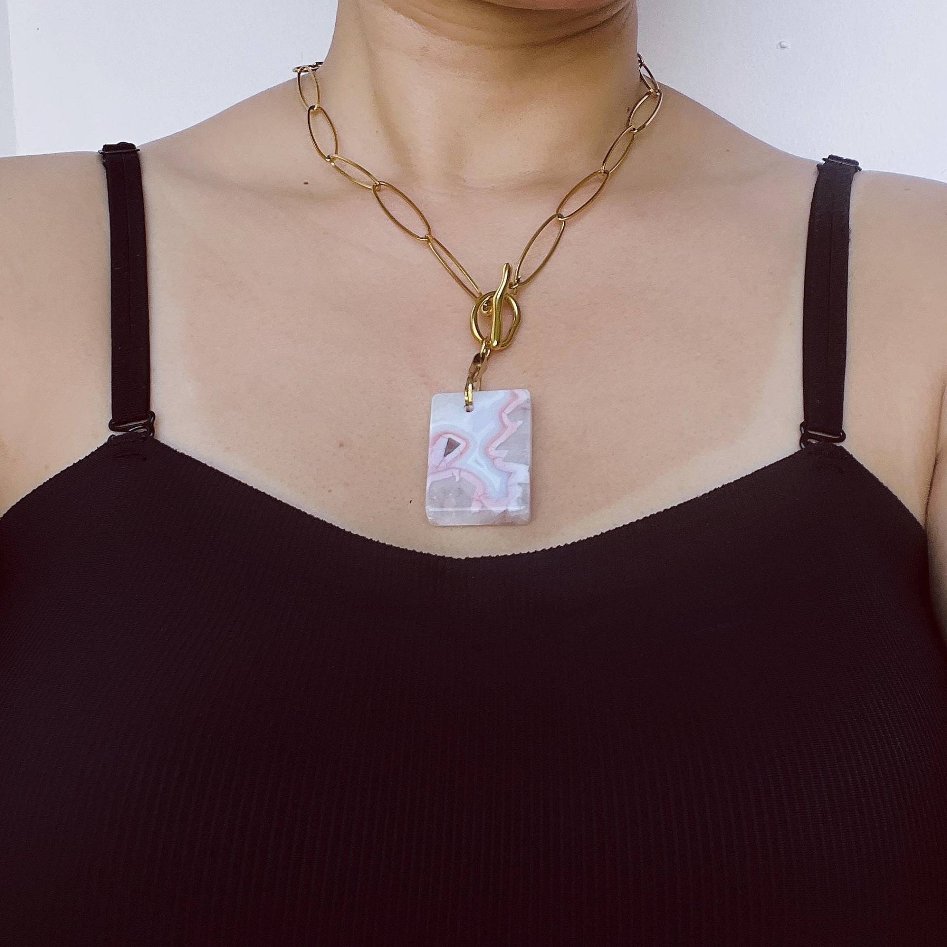 Raw Agate Pendant Necklace|Irregular Natural Stone|Vintage Chain Style|Handmade Spiritual Healing Jewelry|Energy & Protection Gift Raw Agate Pendant Necklace|Irregular Natural Stone|Vintage Chain Style|Handmade Spiritual Healing Jewelry|Energy & Protection Gift von IdgemsDE