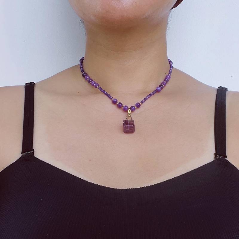 Short Amethyst Beaded Necklace With Purple Fluorite Pendant｜Handmade Spiritual Jewelry｜Meditation Gift For Women von IdgemsDE