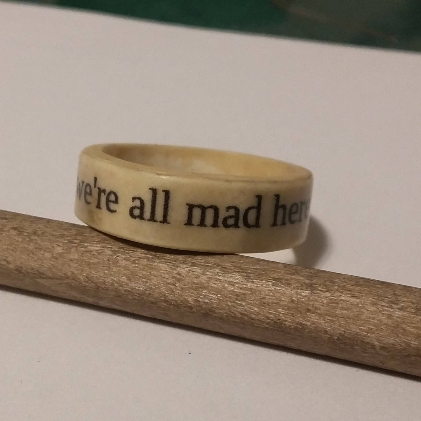 Personalisierte Papierbotschaft Ring Personalisierte Papierbotschaft Ring von IdleHandsJewelryCA