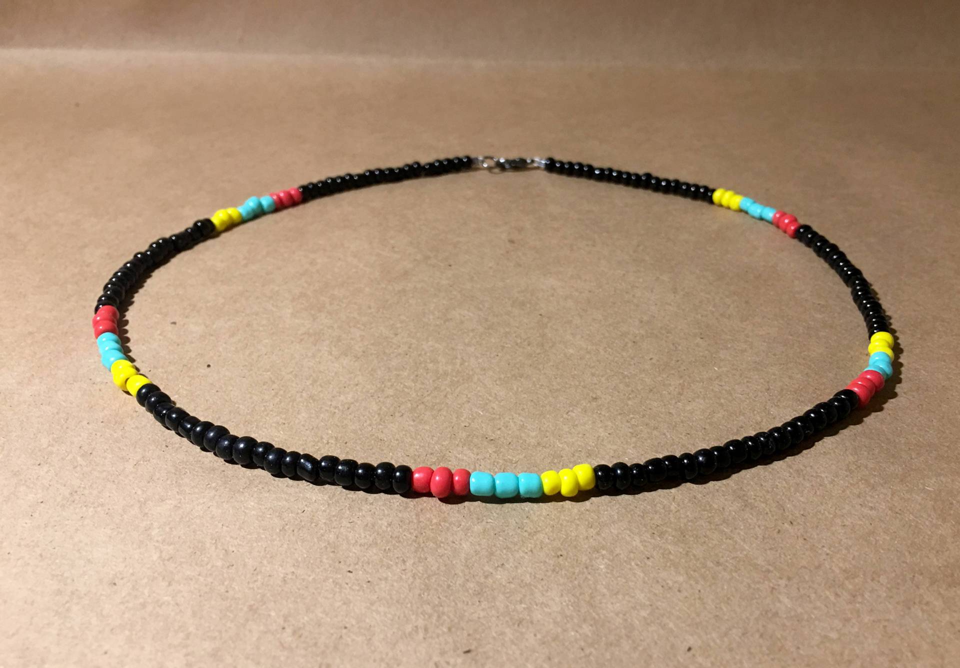 Bunte Glasperlenkette Bunte Glasperlenkette von IggyandAsh