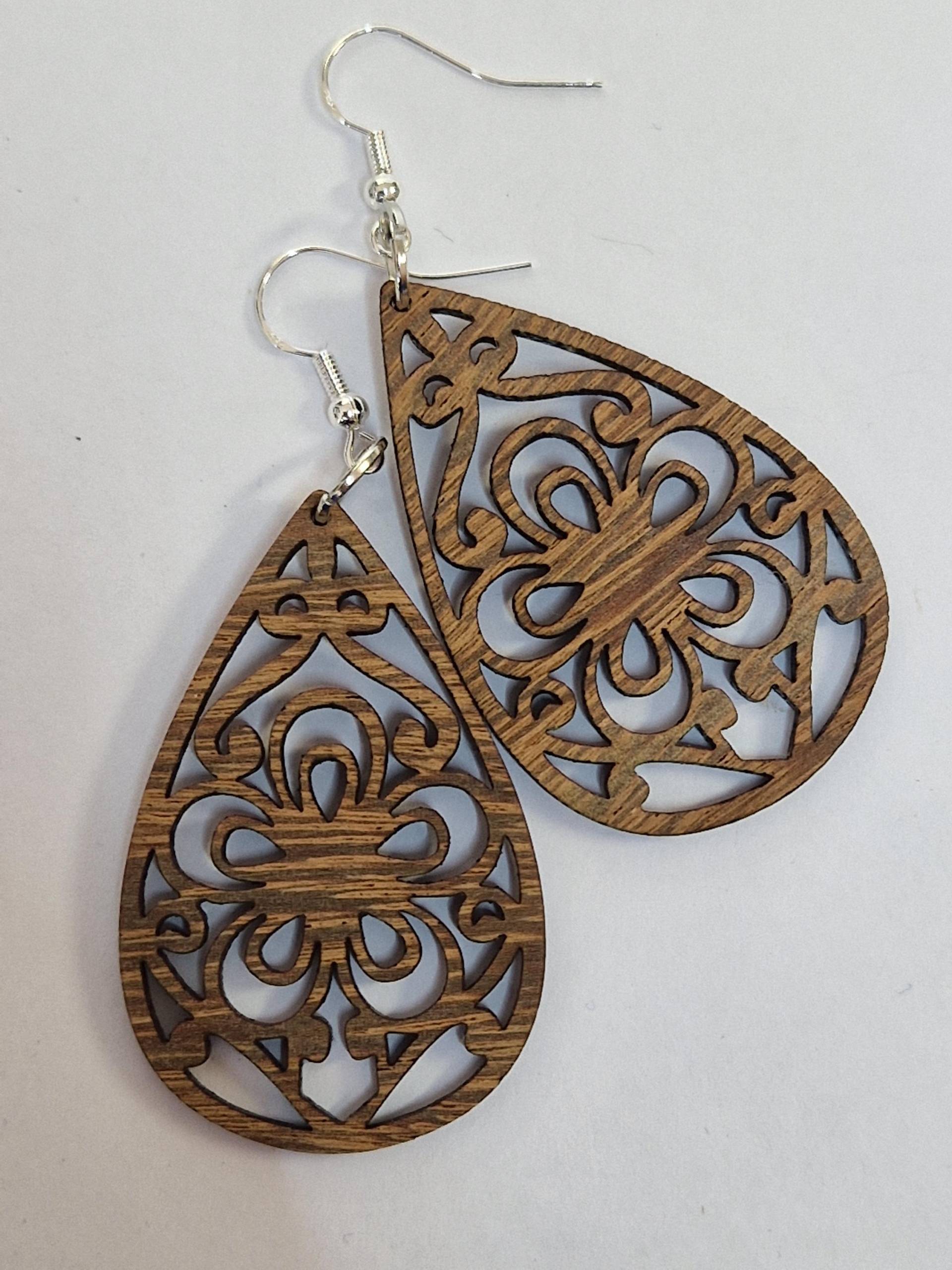Tigerwood Ohrringe Rund - Mandala Blumenmuster Tigerwood Ohrringe Rund - Mandala Blumenmuster von IhrKreativShop