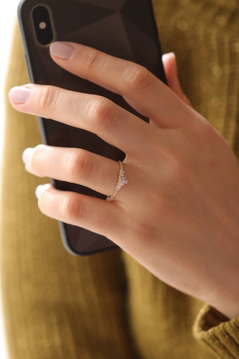 10K 14K 18K Baguette Diamant Ehering/Handgefertigter Halber Eternity Ring Diamantring Erhältlich in Gold, Roségold, Weißgold von IkeFineJewelry