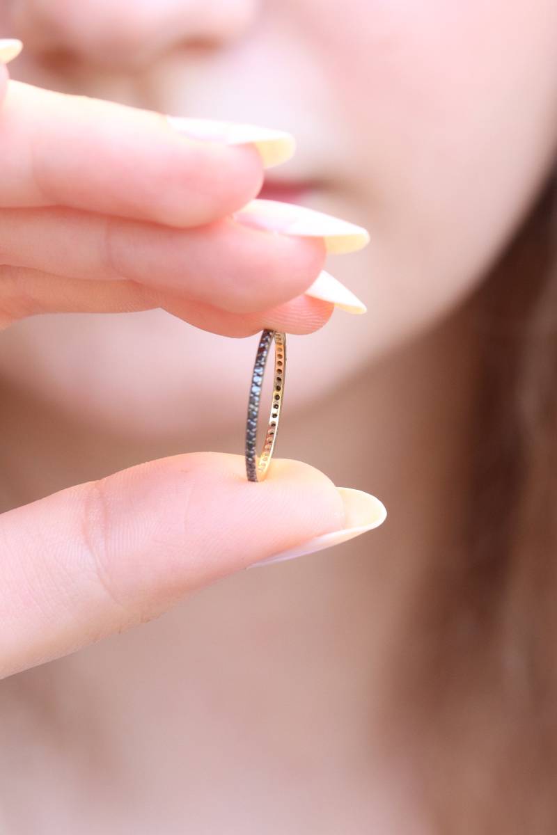 10K 14K 18K Gold Schwarzer Diamant Eternity Ring/Handgefertigte Schwarz Band/stacking Ring/Ewigkeit Hochzeitsband/Ewigkeit Verlobungsring von IkeFineJewelry