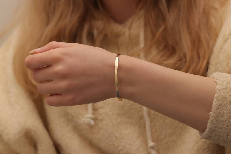 14K 18K Gold Solid Armreif, Handgemachte Slip Auf Armreif Armband, Minimalist Poliertes Armband - On von IkeFineJewelry