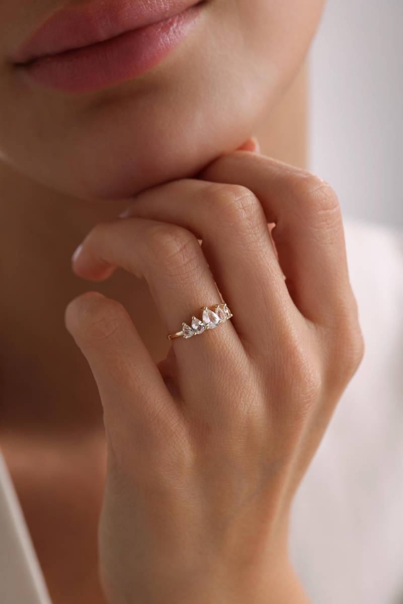 14K Gold Verlobungsring, Frauen Solid Pear Form Ring Vine Ring, Zierliche Natur Ringe, Einzigartige Blatt Solitaire Jubiläumsgeschenk von IkeFineJewelry