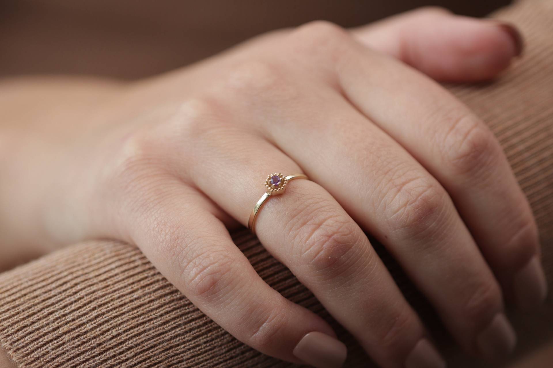 14K & 18K Gold Echter Solitär Amethyst Ring/Februar Geburtsstein Lila Erhältlich in Gold, Roségold Und Weißgold von IkeFineJewelry