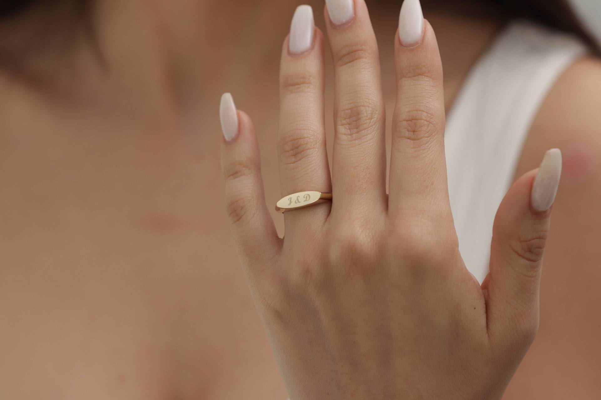 14K & 18K Gold Flachschild Ring/Handgemachter Flach Signet Diamant Signet Erhältlich in Gold, Roségold Und Weißgold von IkeFineJewelry