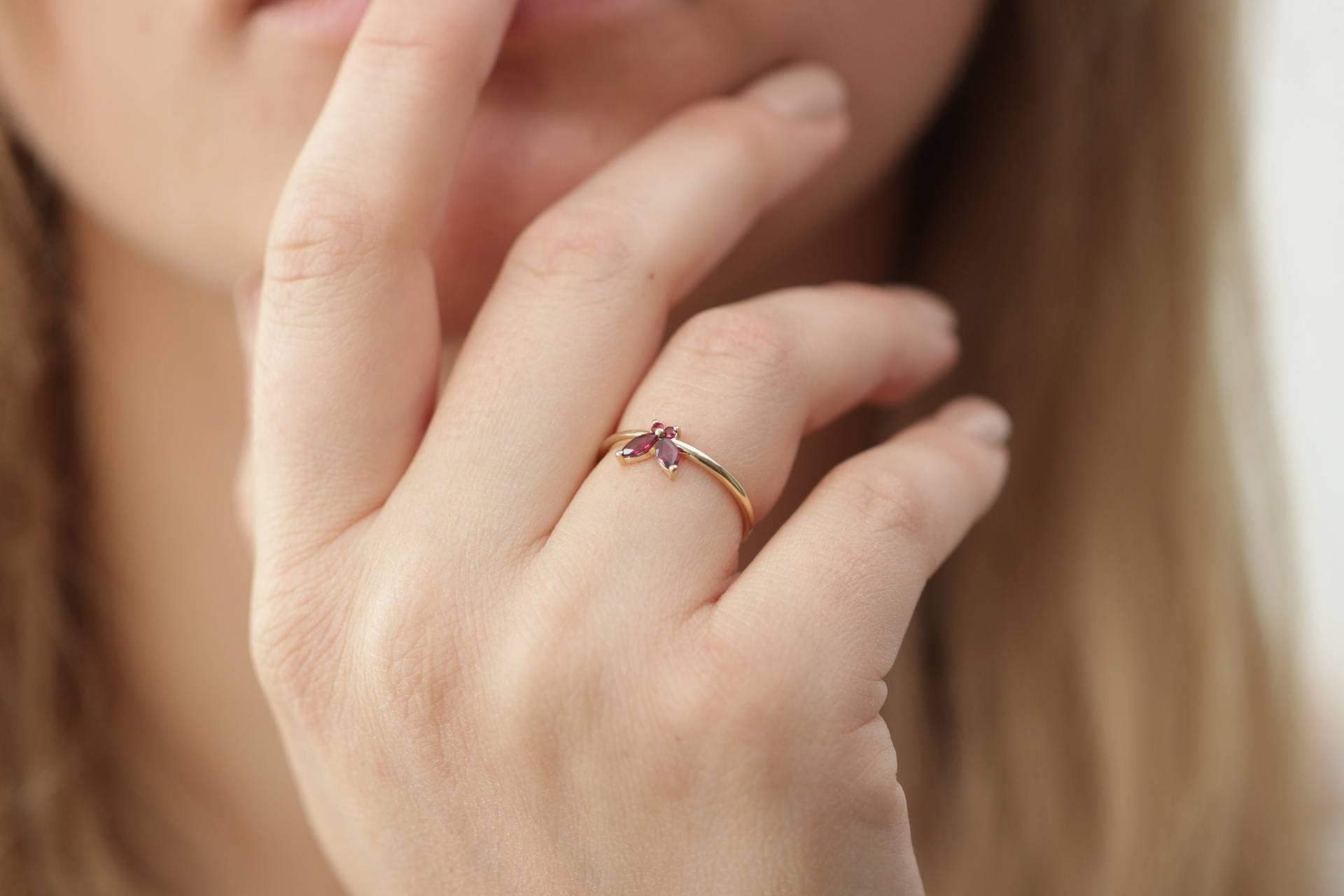 14K & 18K Natürlicher Rubin Schmetterling Ring/Echter Erhältlich in Gold, Roségold Und Weißgold Juli Geburtsstein von IkeFineJewelry