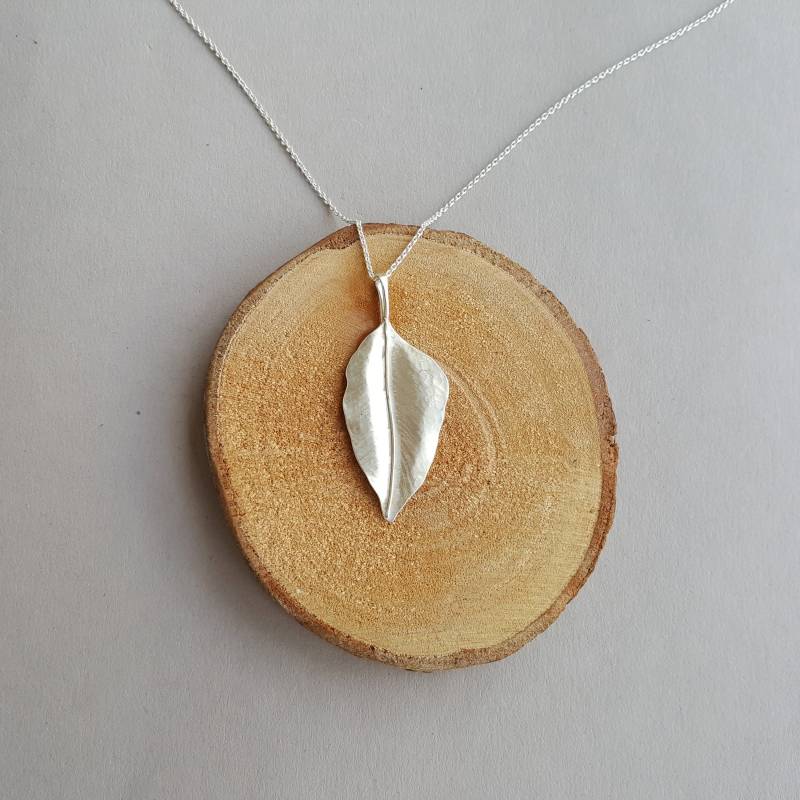 Blatt Birnbaum Silberanhänger, Handgeschmiedet Aus Massivem 925Er Sterling Silber von IkebanaGems