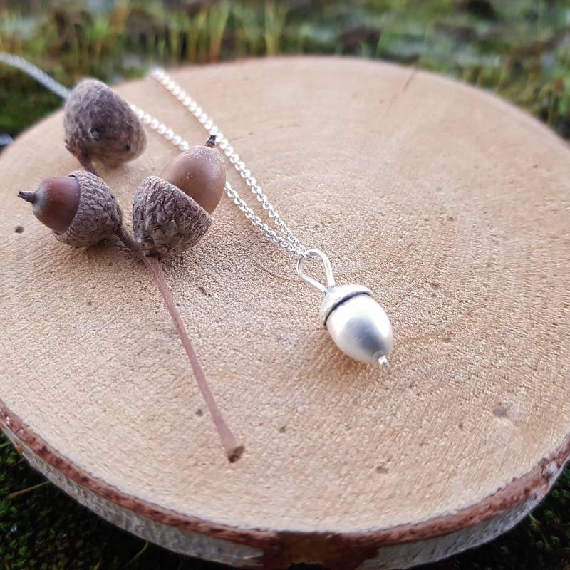 Eichel Anhänger Handgeschmiedet Aus Massivem 925Er Silber/Kette Waldschmuck Naturschmuck Geschenk Zu Ostern Elfenschmuck von IkebanaGems