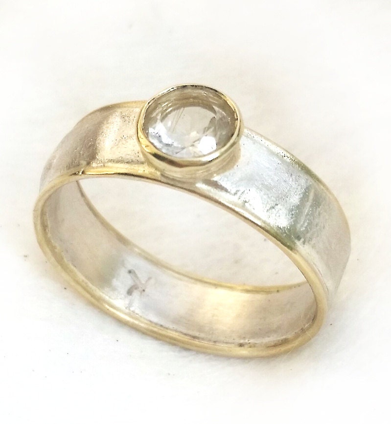 Alternativer Verlobungsring, Sterlingsilber Und Gold Mit Rutilquarz, Gelbgoldrand, Ilanamir von IlanAmirJewelry