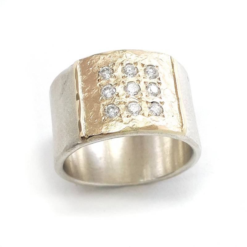 Breiter Silberring Mit Neun Cubic Zirconia Gefasst in Goldquadrat, Hoshen | Priesterlicher Brustpanzer Design, Unverwechselbares Handgearbeitetes von IlanAmirJewelry