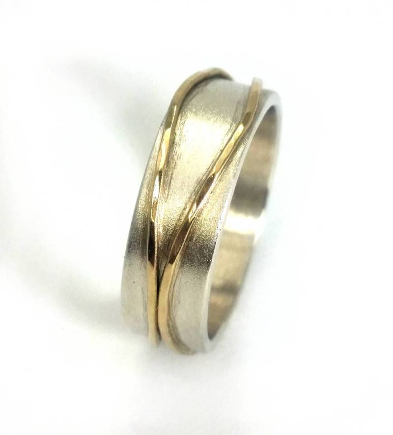 Ehering Herren, Bandring Aus Sterlingsilber Mit Zwei Oben Aufgelöteten Streifen Gelbgold, Geschenk Zum Vatertag, Ilanamir von IlanAmirJewelry