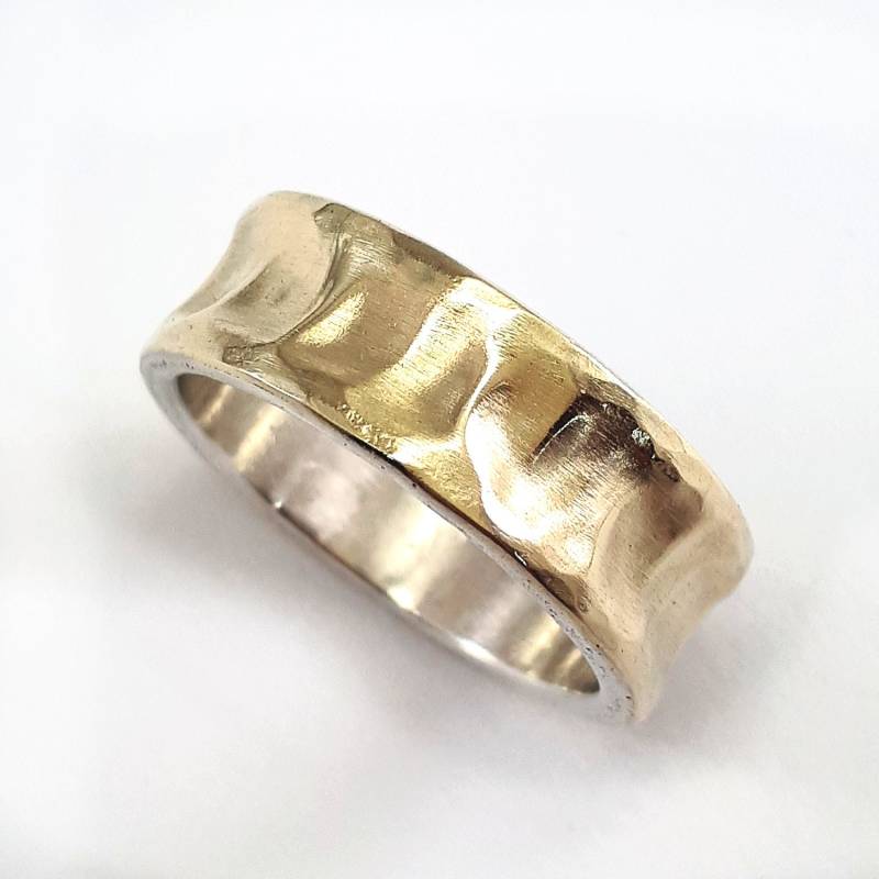 Konkaver Gold Herren Ehering, Gehämmerter Goldring, Unisex Ehering Aus Und Silber, Handgearbeiteter Ring, Ilan Amir Jewelry von IlanAmirJewelry