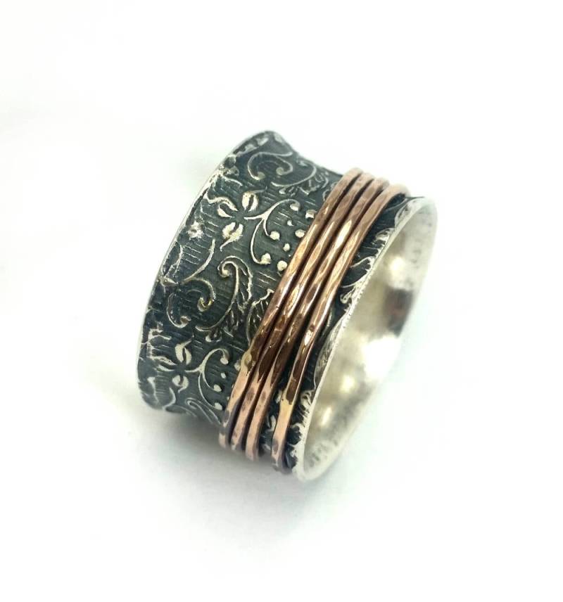 Roségoldener Spitzen-Spinnerring, Sorgenring, Vier Goldene Spinner, Oxidiertes Sterlingsilber, Ehering, Damen-Spinnerring, Drehring von IlanAmirJewelry