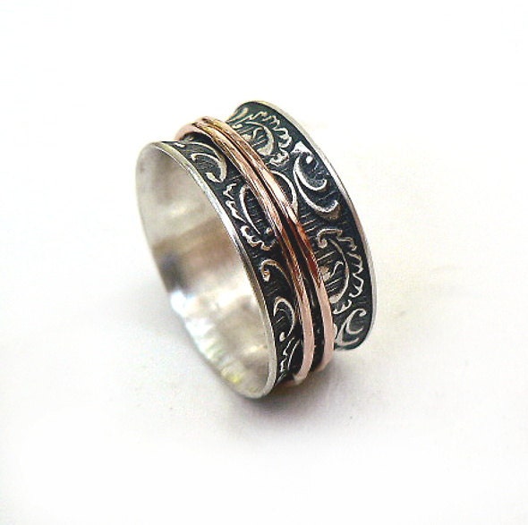 Spitzen Design Drehring, Sorgenring, Alternativer Ehering, Zwei Rotgoldene Drehcreolen, Unisex Jugendstil Design, Ilan Amir von IlanAmirJewelry