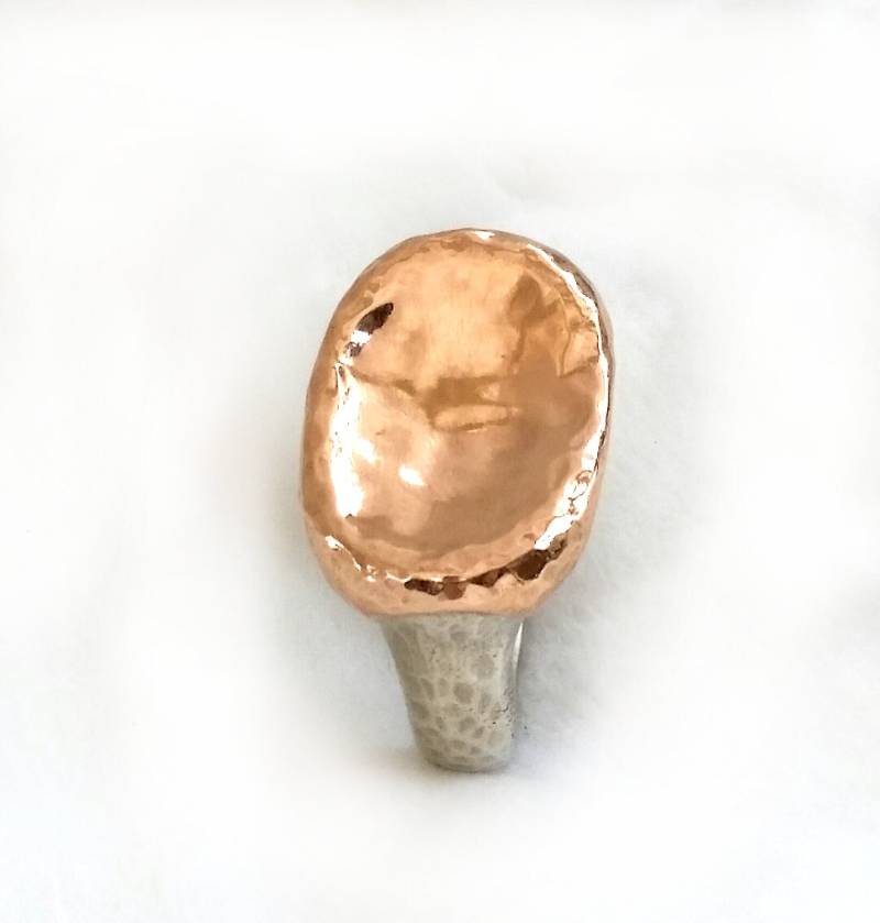 Ungewöhnlicher Ring Aus Sterlingsilber Und Gold, Bootform-Ring, Statement-Ring, Gehämmert Glänzendes Ilan Amir von IlanAmirJewelry