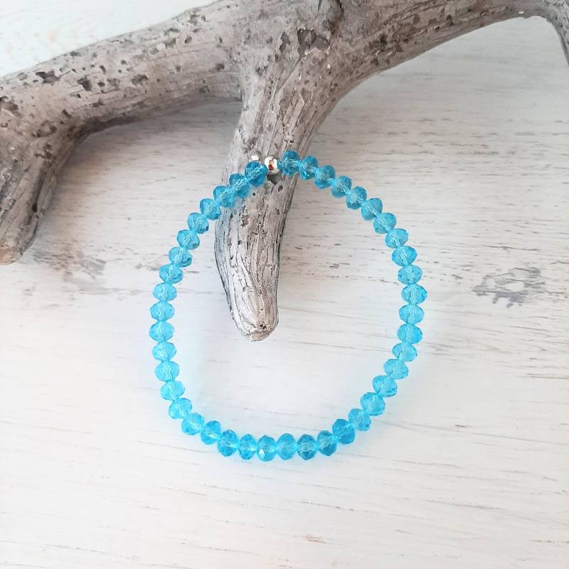 Armband Mit Facettierten Glasschliffperlen, Auf Elastikband Aufgezogen, Azure Turquoise Blue, Handgefertigt Armband Mit Facettierten Glasschliffperlen, Auf Elastikband Aufgezogen, Azure Turquoise Blue, Handgefertigt von IlarteCardundSchmuck