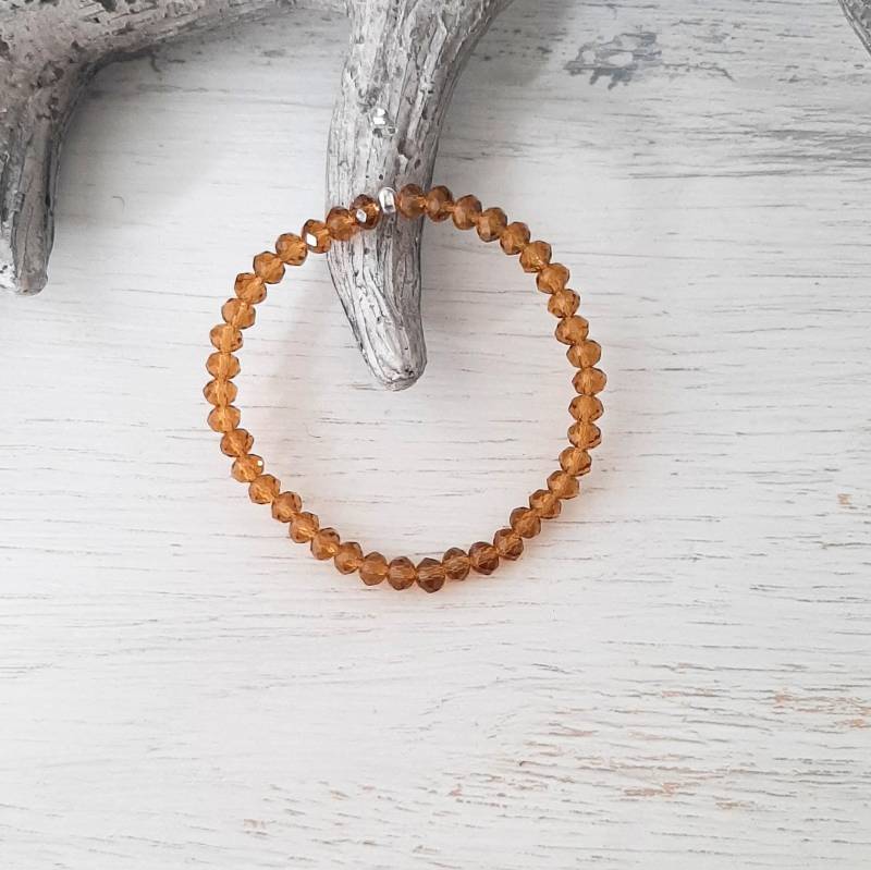 Armband Mit Facettierten Glasschliffperlen Auf Elastikband Aufgezogen " Amber Orange Mix & Match Must Have in Diesem Herbst/Winter von IlarteCardundSchmuck