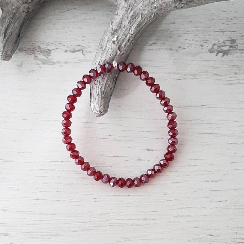 Armband Mit Facettierten Glasschliffperlen Auf Elastikband Aufgezogen " Wine Red Pearl Mix & Match Must Have in Diesem Herbst/Winter Armband Mit Facettierten Glasschliffperlen Auf Elastikband Aufgezogen " Wine Red Pearl Mix & Match Must Have in Diesem Herbst/Winter von IlarteCardundSchmuck
