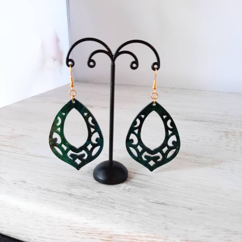 Tolle Ausgefallene Resin Ohrringe " Petrol + Schwarz Gold Mit Ohrstecker von IlarteCardundSchmuck