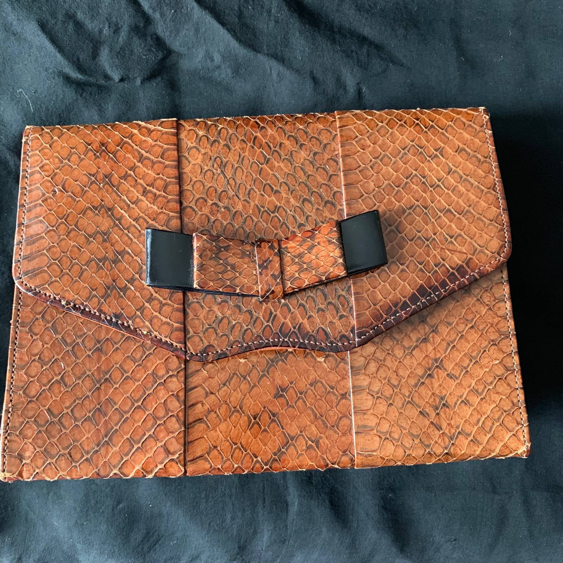 50Er Jahre Schlangenleder Clutch Hartkörper Fold-Over Abendtasche 50Er Jahre Schlangenleder Clutch Hartkörper Fold-Over Abendtasche von IldiVintage