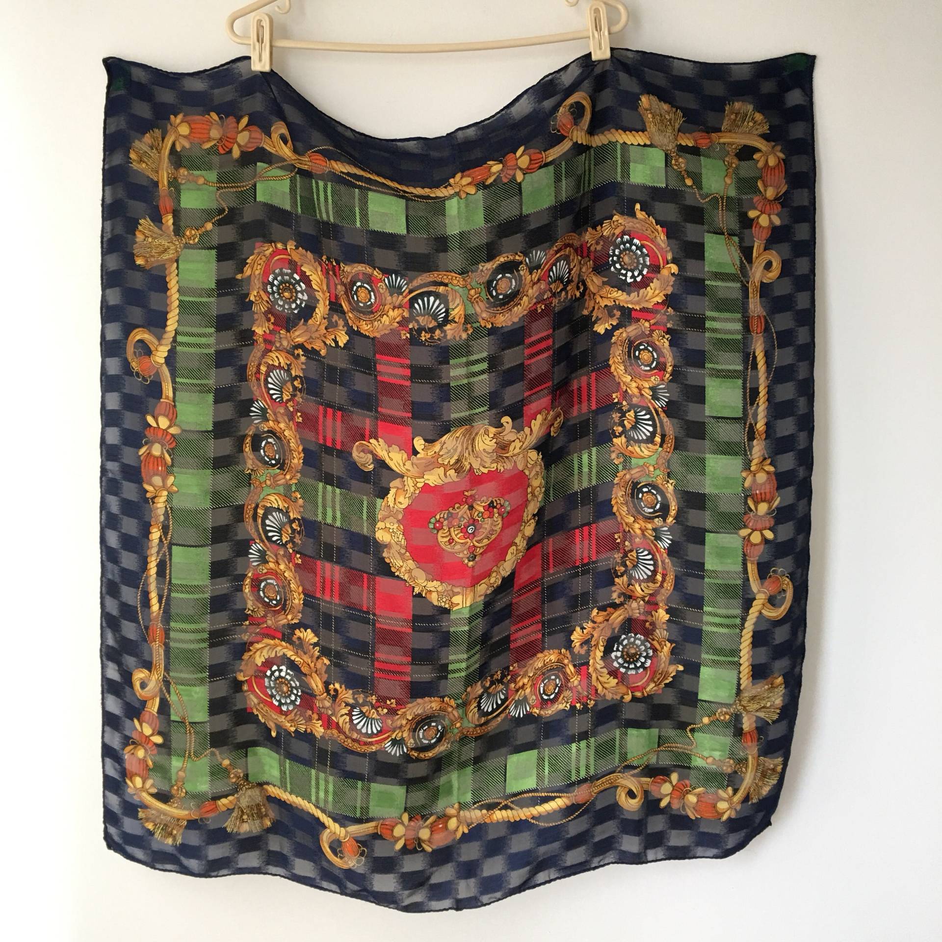 Vintage Barock Karo Schal, Handrollsaum, 80Er Jahre Foulard Schal von IldiVintage