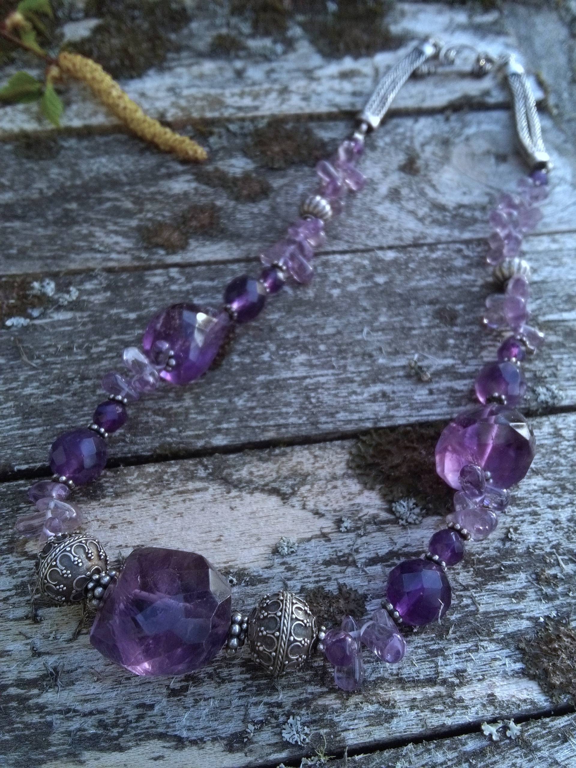 Amethyst Nugget Aussage Sterling Silber Halskette, Natürliche Klobige Bali Perlen Facettierten Handwerker Handgefertigte Halskette Amethyst Nugget Aussage Sterling Silber Halskette, Natürliche Klobige Bali Perlen Facettierten Handwerker Handgefertigte Halskette von IllunisMoon