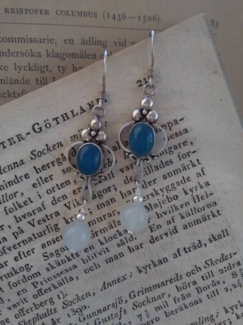 Ohrringe Mit Blauem Chalcedon Achat in Handgemachtem 925 Sterling Silber von IllunisMoon