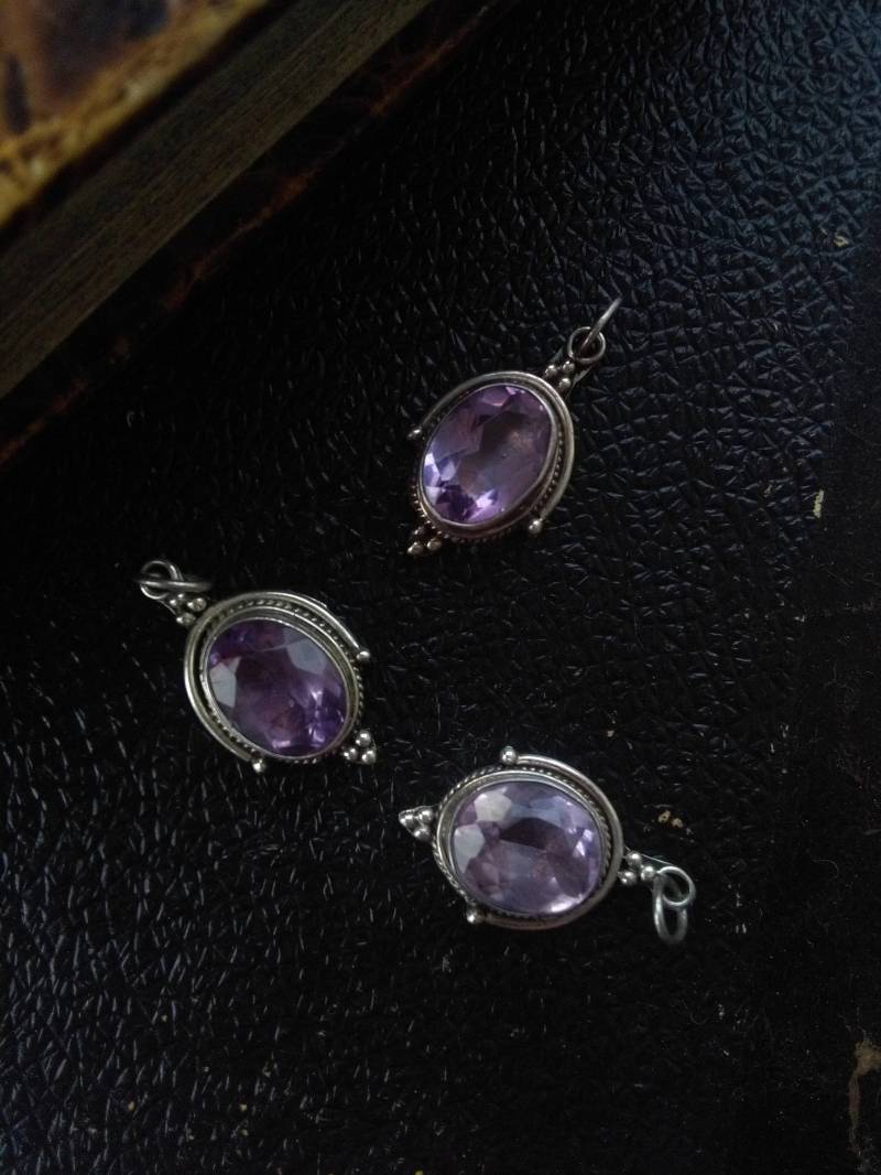 Ovale Natürliche Amethyst Sterling Silberanhänger Ovale Natürliche Amethyst Sterling Silberanhänger von IllunisMoon