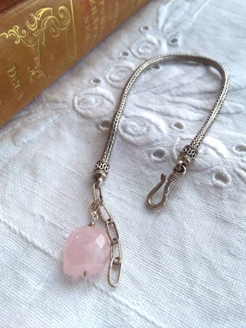 Rosenquarz Und Sterling Silber Charm-Armband Rosenquarz Und Sterling Silber Charm-Armband von IllunisMoon