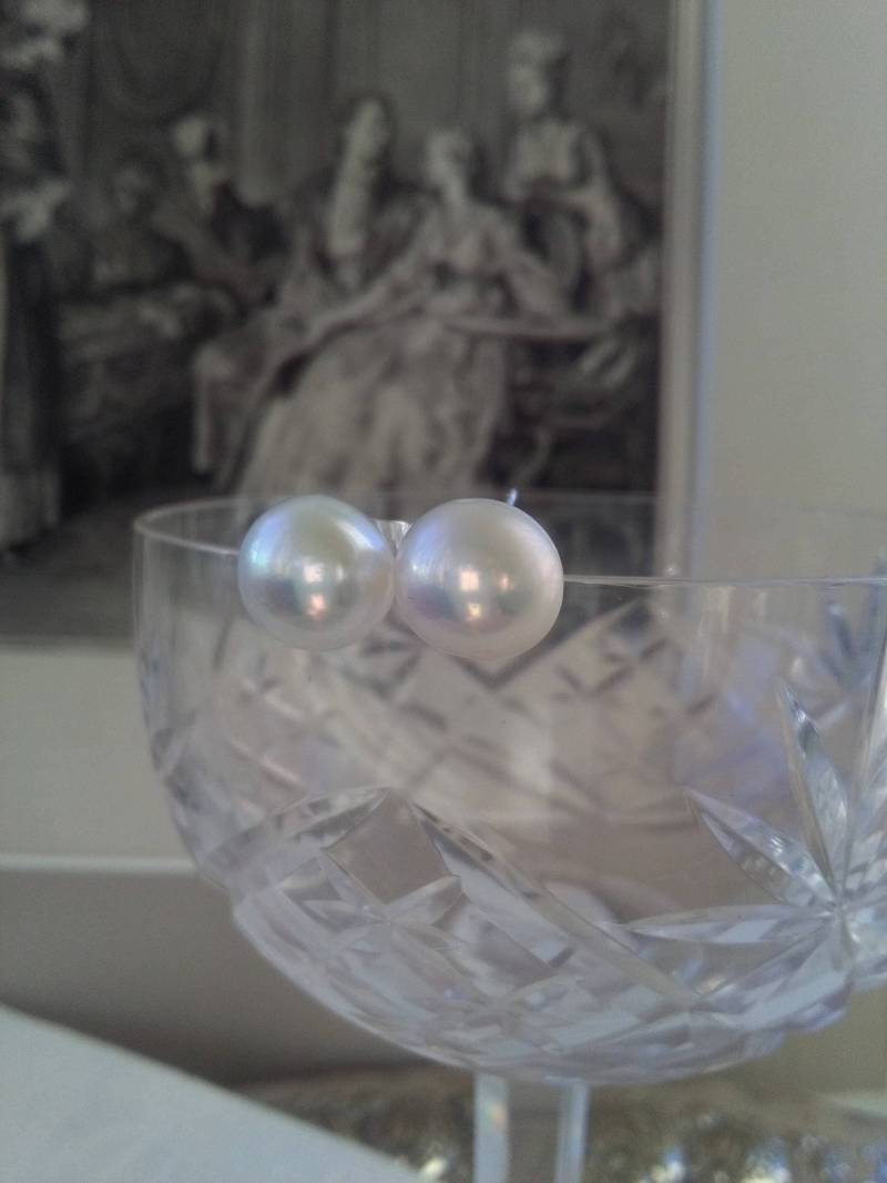 Weiße Süßwasser 10mm/0, 39" Perle Sterling Silber Ohrstecker Weiße Süßwasser 10mm/0, 39" Perle Sterling Silber Ohrstecker von IllunisMoon