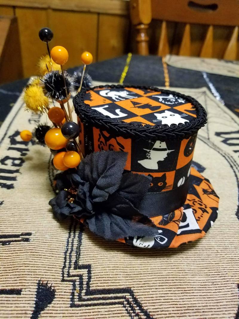 Halloween Mini Zylinder, Schwarz Und Orange Kariert Halloween Mini Zylinder, Schwarz Und Orange Kariert von IllusionGranduer